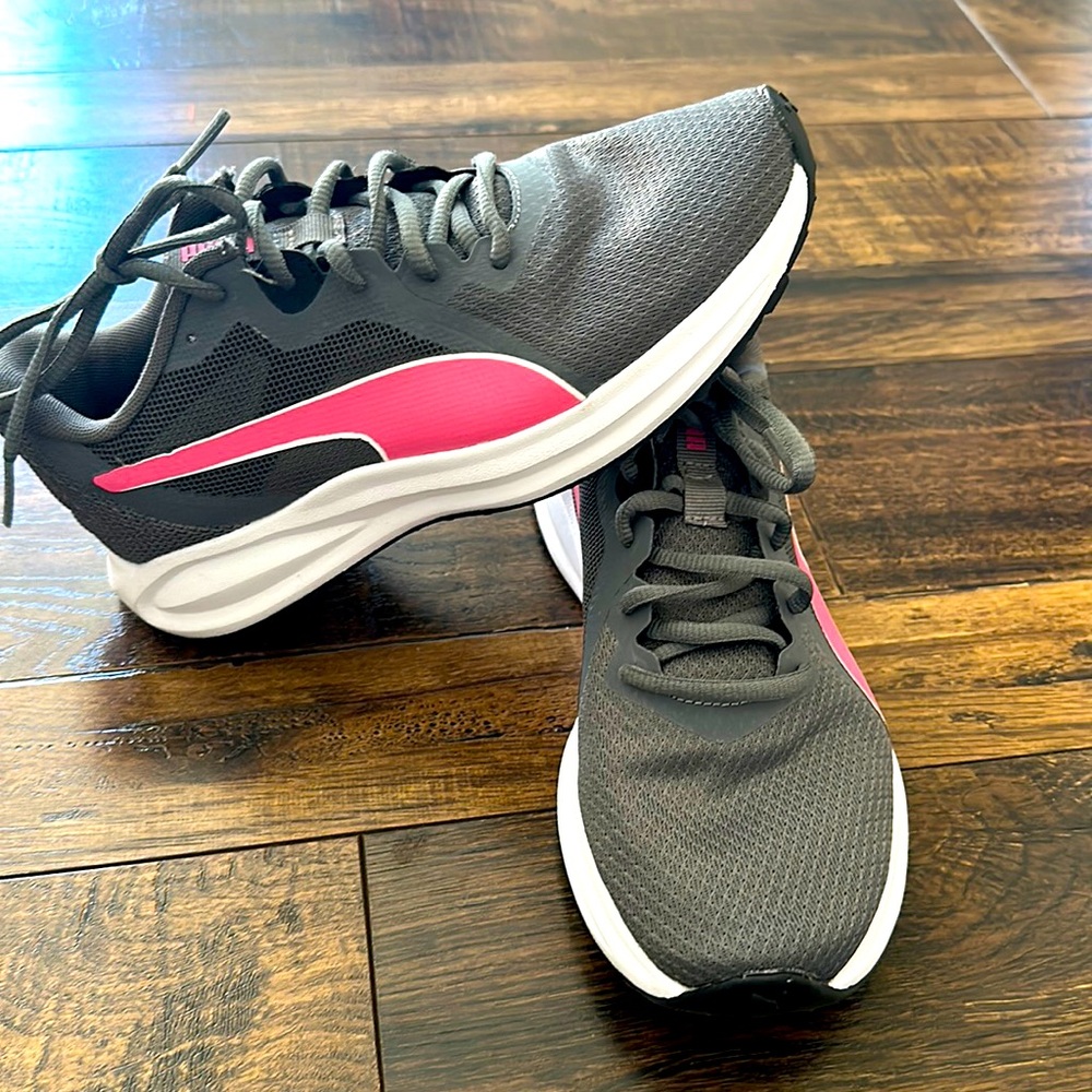Girl puma sneakers